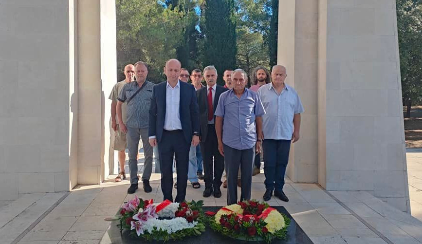 FUNKCIONERI DNP-A POLOŽILI VIJENCE NA GORICI Knežević i Stanišić: Ideja antifašizma ostaje kao imperativ slobodnog čovječanstva
