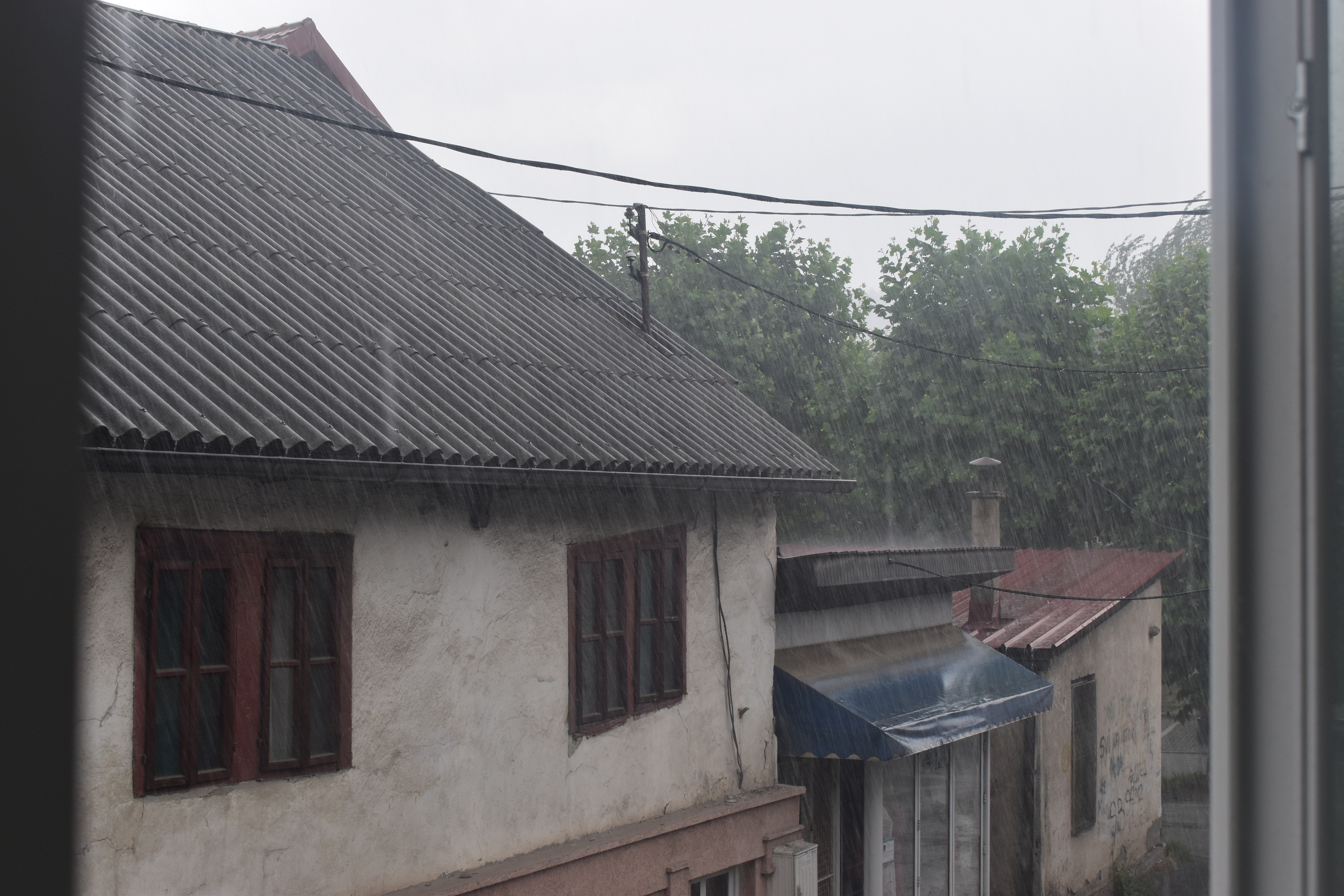 SJUTRA KONAČNO OSVJEŽENJE: Meteorolozi najavljuju kišu i pljuskove