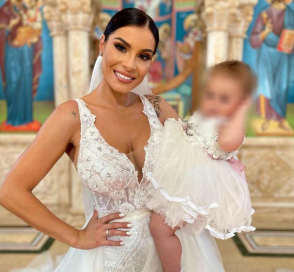 UDAJE SE MIA BORISAVLJEVIĆ Pjevačica rekla sudbonosno da, zablistala u venčanici (FOTO)