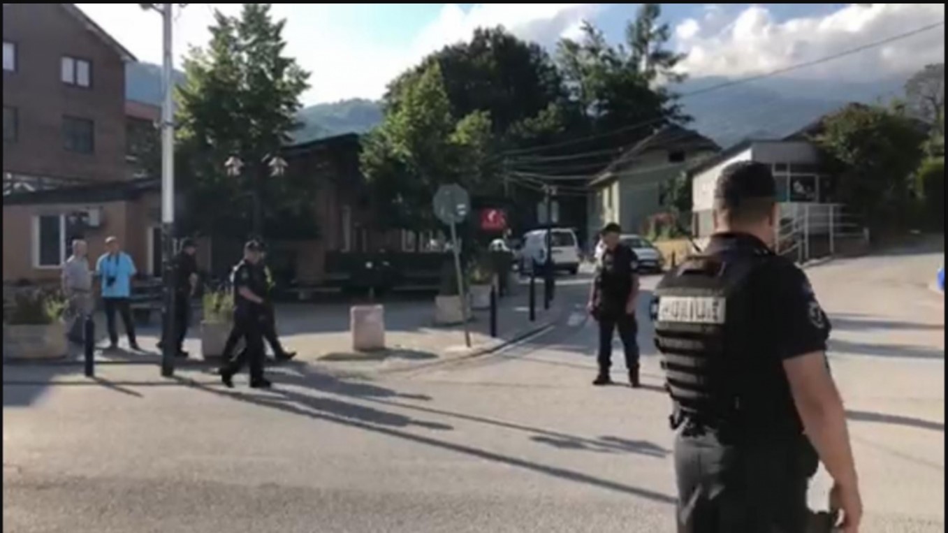 KURTIJEVA POLICIJA ZATVORILA BRNJAK Blokirali sav saobraćaj u i iz AP Kosovo i Metohija