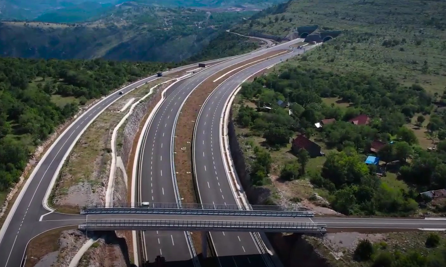 SVE JE SPREMNO ZA OTVARANJE Ovo su prvi snimci autoputa iz VAZDUHA! (VIDEO)