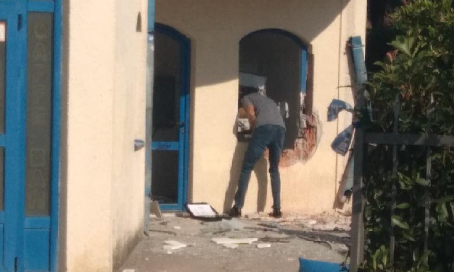 EKSPLOZIJA U BUDVI U pokušaju pljačke bombom raznio bankomat