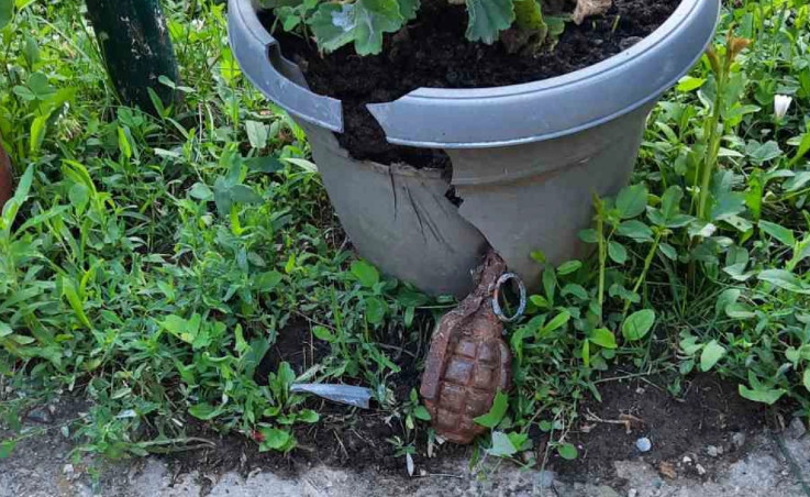 NASTAVLJA SE ŠIPTARSKI TEROR NAD SRBIMA Bačena bomba na kuću porodice Jovanović (FOTO)