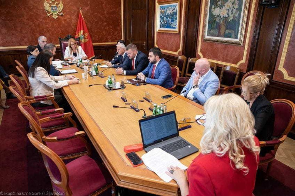 ZAKONODAVNI ODBOR: Pozitivno izjašnjenje o predlogu rezolucije o genocidu u Pivi i Velici
