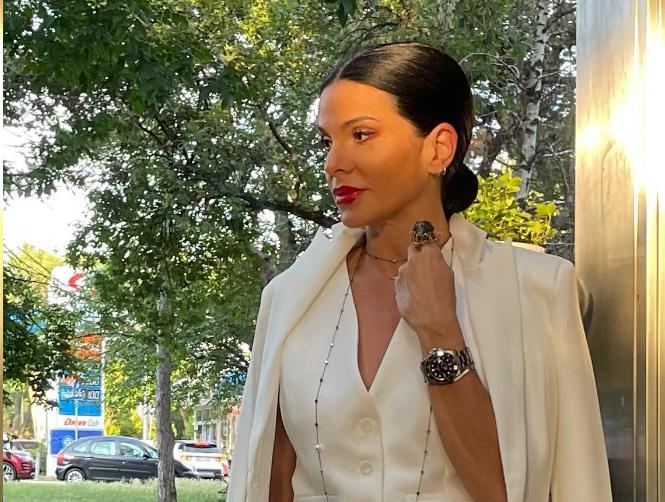OSTAVILA SVE U ŠOKU Voditeljka Aleksandra Jeftanović objavila fotografiju sa plaže, pa izazvala lavinu komentara (FOTO)