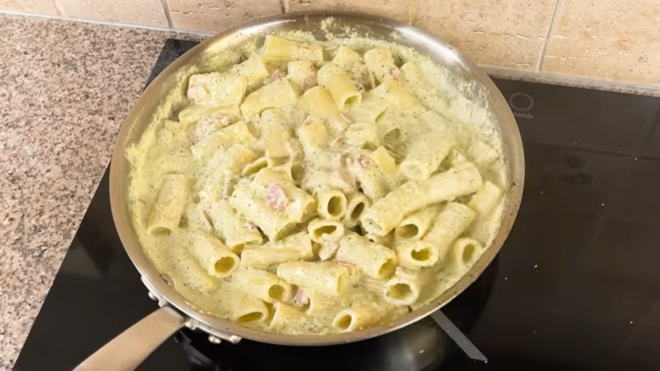 PASTA SA TIKVICOM I SLANINOM: Od par sastojaka napravite brzo jelo koje uspijeva i početnicima - prste da poližeš