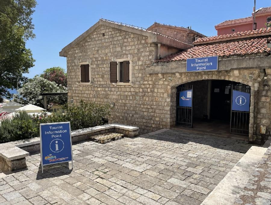 LAKŠE DO KVALITETNIJIH USLUGA TO Budva uložila preko 65.000 eura u uređenje biroa