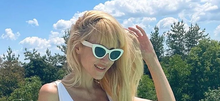 NIKAD VRELIJE IZDANJE Poznata srpska glumica Iva Štrljić izgrmela u kupaćem