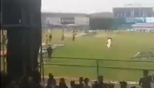 UŽASNE SCENE U KABULU Bombaš samoubica se raznio na tribinama, stradalo 19 ljudi (VIDEO)