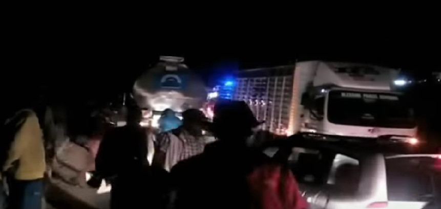STRADALA NAJMANJE 21 OSOBA Autobus pao sa mosta i upao u rijeku