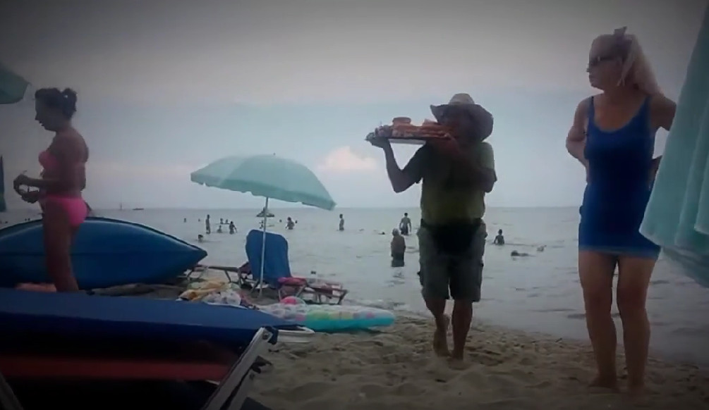 'KROFNA MAFIJA' na Halkidikiju tjerala strance da prodaju krofne po plažama!