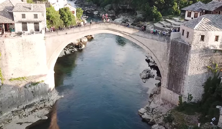 VRELINA U MOSTARU Ispod Starog mosta izmjereno 50 stepeni C