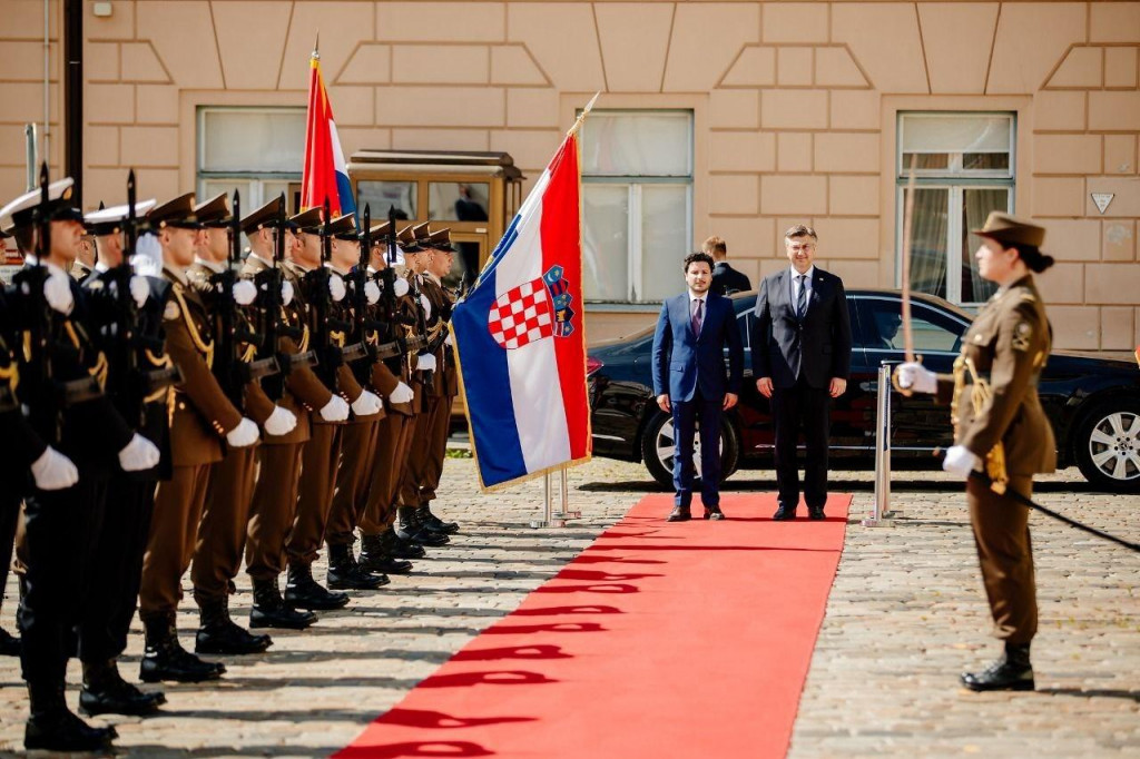 Plenković dočekao Abazovića u Zagrebu