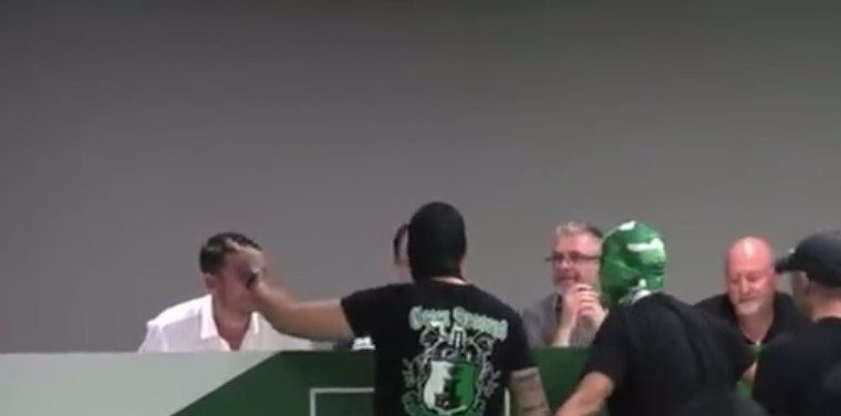 NEVJEROVATNE SCENE U LJUBLJANI Maskirani huligani otjerali novog trenera Olimpije (VIDEO)