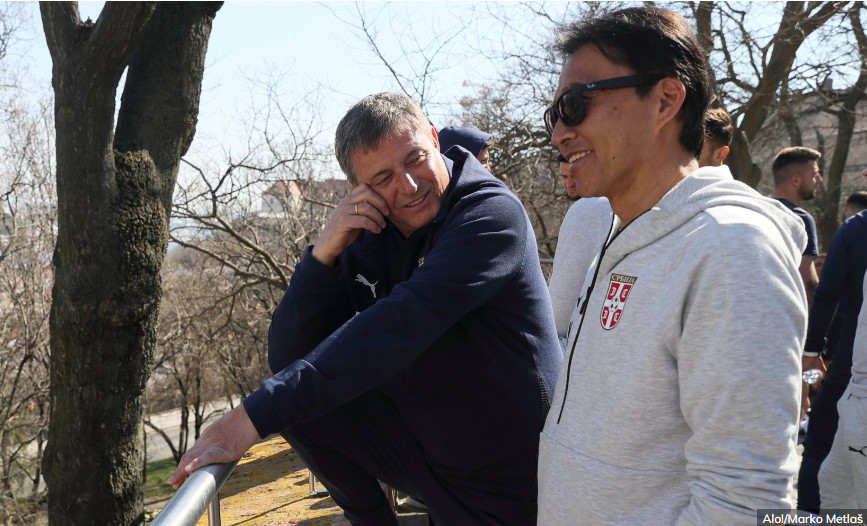 LEGENDARNO Piksijev saradnik na originalan način promoviše srpsku hranu: Mućkalica i paprikaš U FORMACIJI 4-3-3
