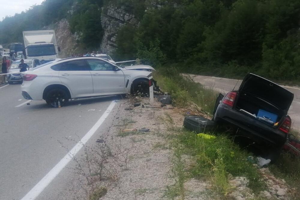 TEŠKA SAOBRAĆAJKA Dvije osobe poginule u nesreći na putu Nikšić-Vilusi