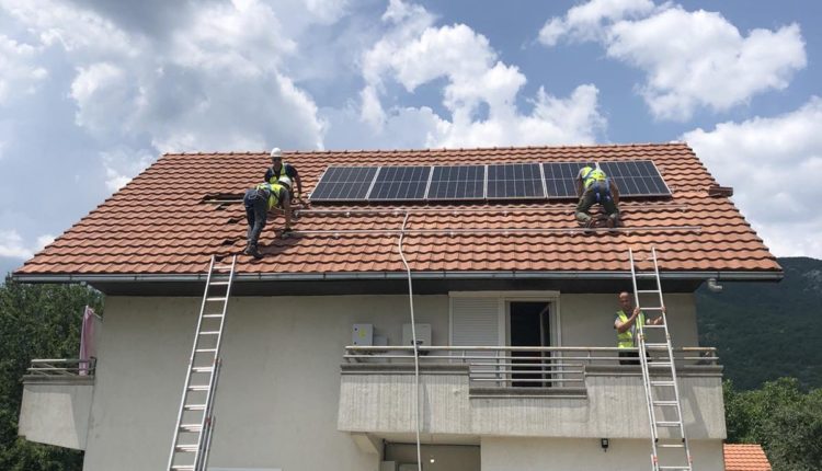 EPCG RADI! Đukanović: Ugradnja solarnih panela odvija se po planu