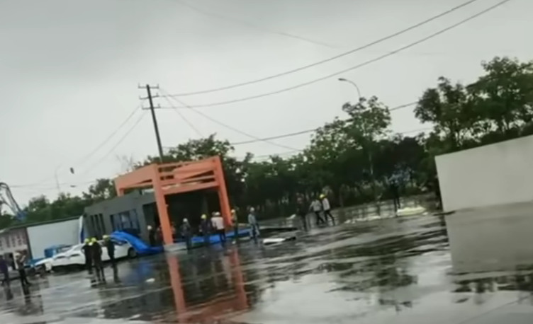 TORNADO U KINI Jedna osoba poginula, 25 povrijeđeno