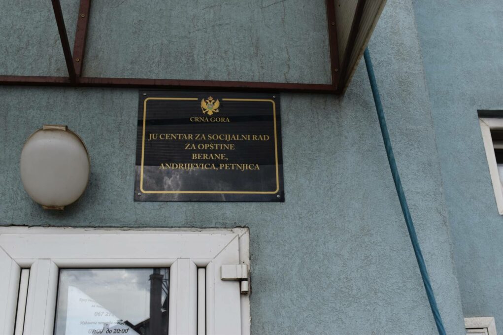 Oko 3.000 građana bez pomoći jer ministarstvo radi reorganizaciju