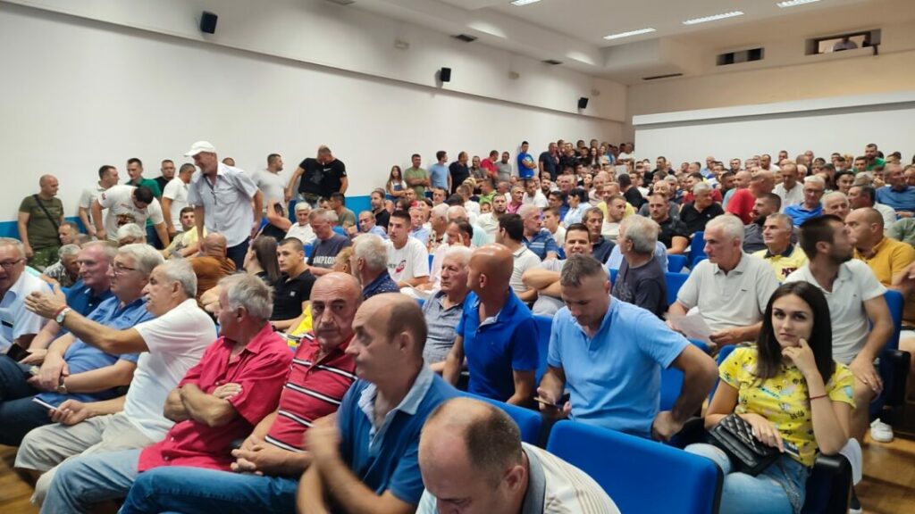ZA SPAS ZETE: Građani odgovore od političara dobiju listajući portale, tako je i u slučaju URE