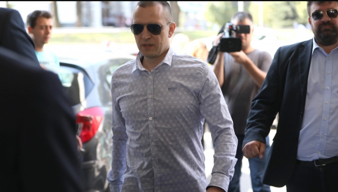 NAPETE SCENE U BORČI, DETALJI HAPŠENJA Evo šta su uzvikivali sin i devojka dok je policija odvodila Zorana Marjanovića