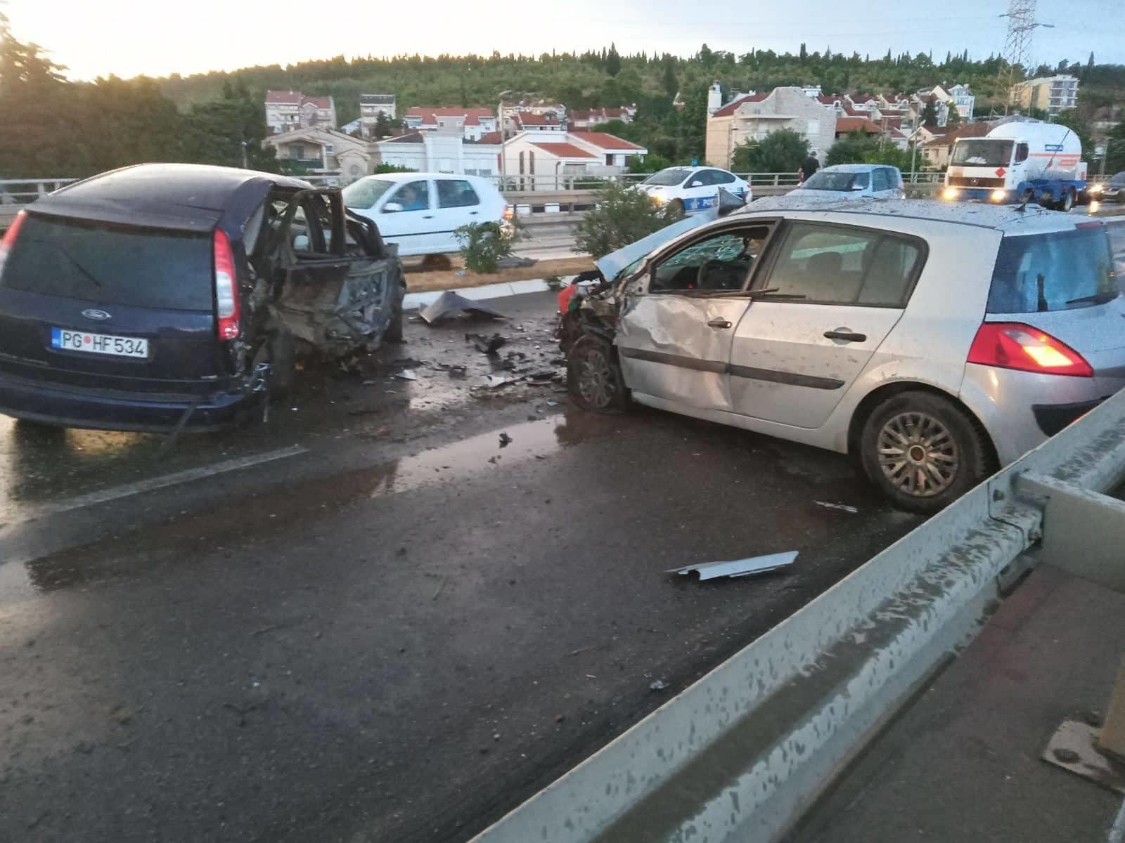 VIŠE POVRIJEĐENIH U UDESU! Sudar tri automobila u Podgorici