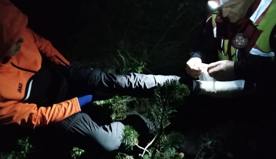 ZAVRŠENA AKCIJA SPASAVANJA NA DURMITORU Državljanin Njemačke planinario sa porodicom, pa povrijedio skočni zgob
