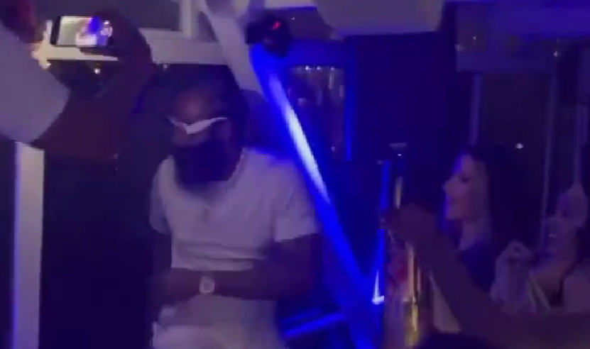 BAHATO! NBA košarkaš bacio 10.000 dolara u more! (VIDEO)