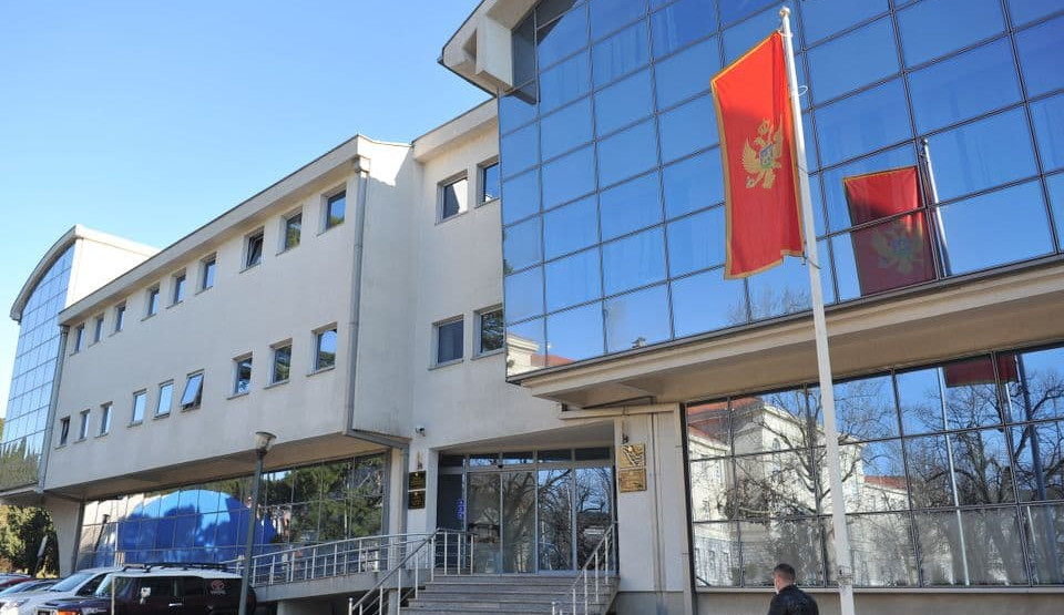 OGLASILO SE MINISTARSTVO POVODOM JUČERAŠNJEG INCIDENTA: Napadi na medije i novinare moraju imati snažan odgovor