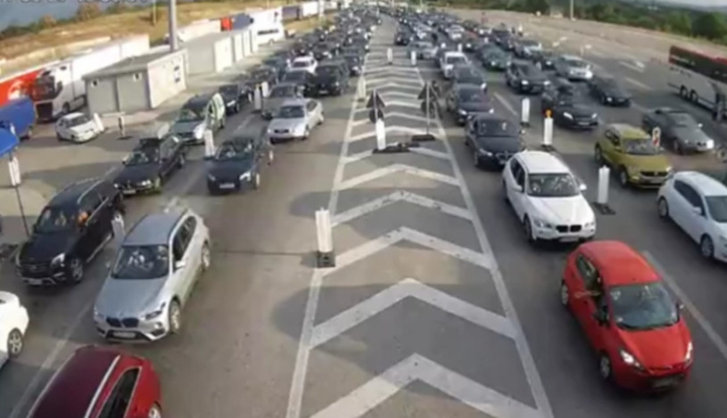 GUŽVE NA SRPSKIM GRANICAMA OD RANOG JUTRA Na ovim mjestima se čeka i po dva sata