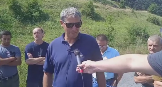 BIVŠI RADNICI VEKTRE JAKIĆ BLOKIRALI PUT: Ovo je zadnje upozorenje Abazoviću i Jokoviću