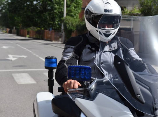UHAPŠEN DVADESETJEDNOGODIŠNJAK Bez položenog vozačkog vozio 151 km/h