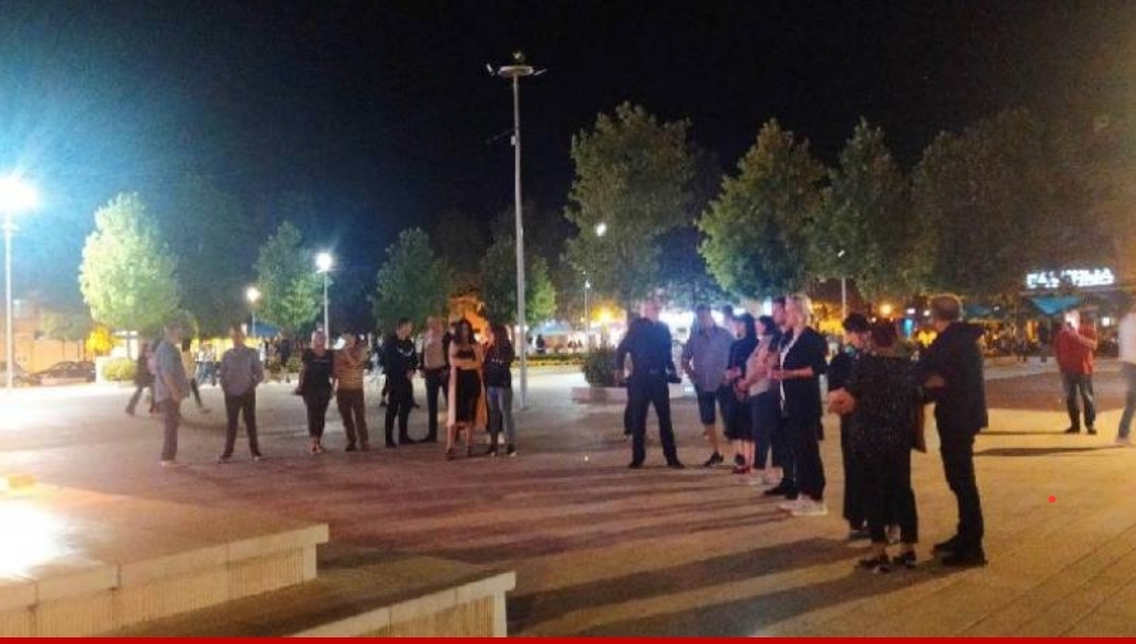 NIKŠIĆANI ODALI POČAST STRADALIMA U TRAGEDIJI NA CETINJU