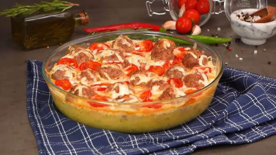 ZAPEČENE ĆUFTE SA PIRE KROMPIROM: Kompletan ručak u jednoj posudi (VIDEO)
