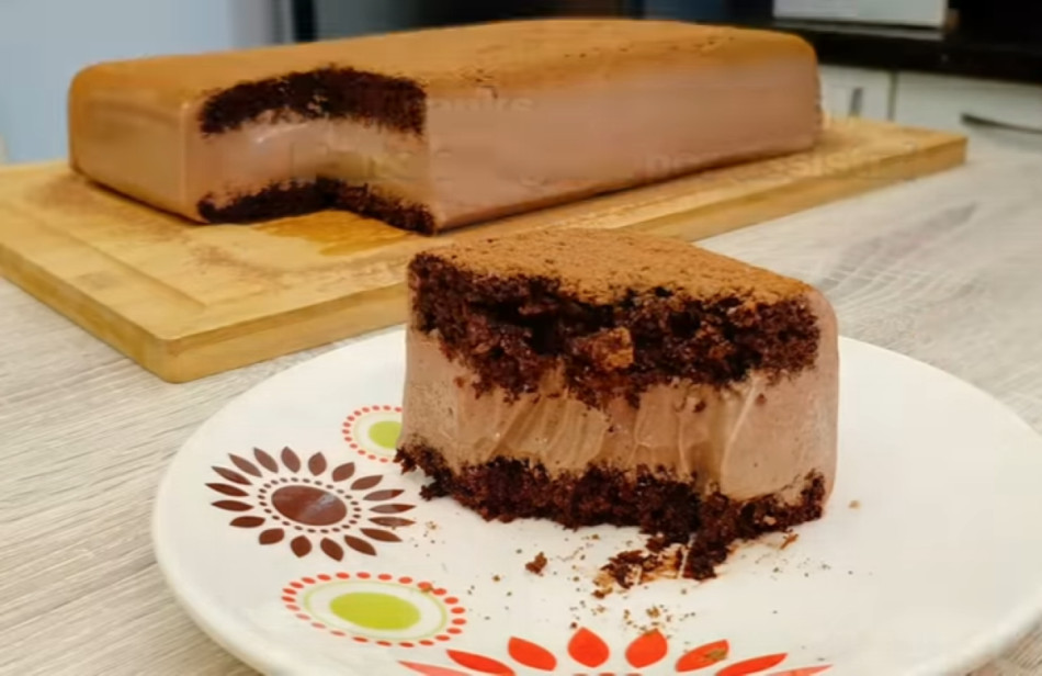 KREMASTA ČOKOLADNA TORTA: Između dvije meke kore najsavršeniji fil - svaka domaćica želi recept (VIDEO)