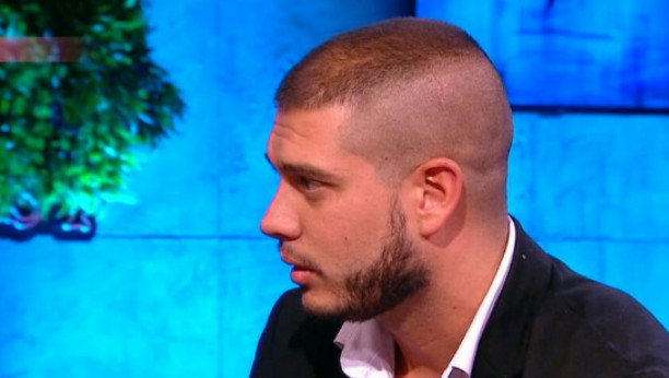 STIGAO IZ ŠEPKA, PA POČUPAO MAJKU! Dejan se ovako ponaša prema Biljani!