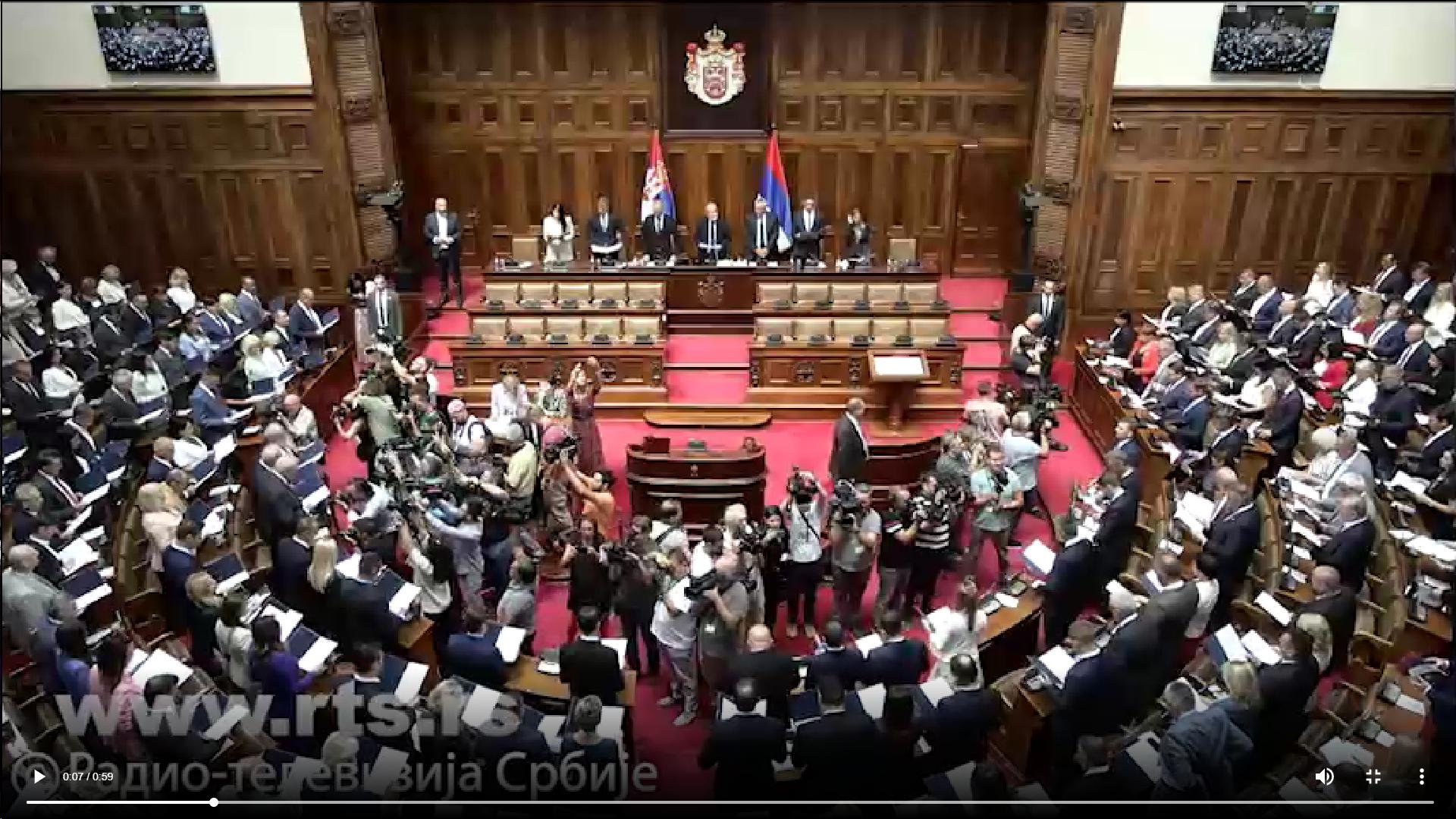 POSLANICI POLOŽILI ZAKLETVU Konstituisan 13. saziv Narodne skupštine Srbije
