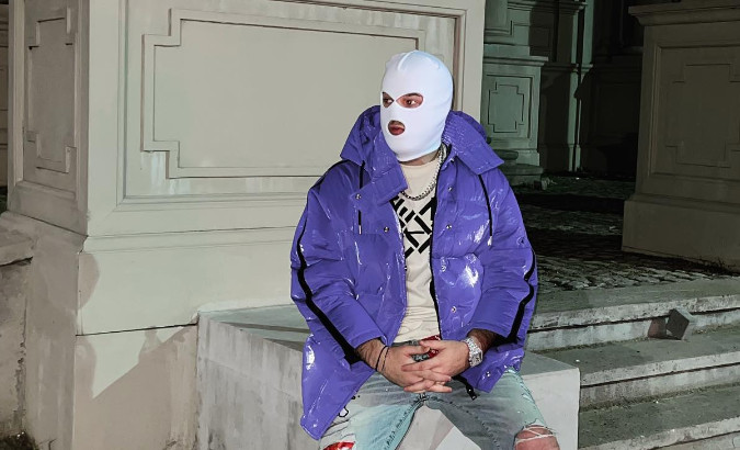 REPER SARAĐUJE SA NAJVEĆIM BALKANSKIM ZVEZDAMA Devito krije lice, a zapravo je svima poznat (FOTO)
