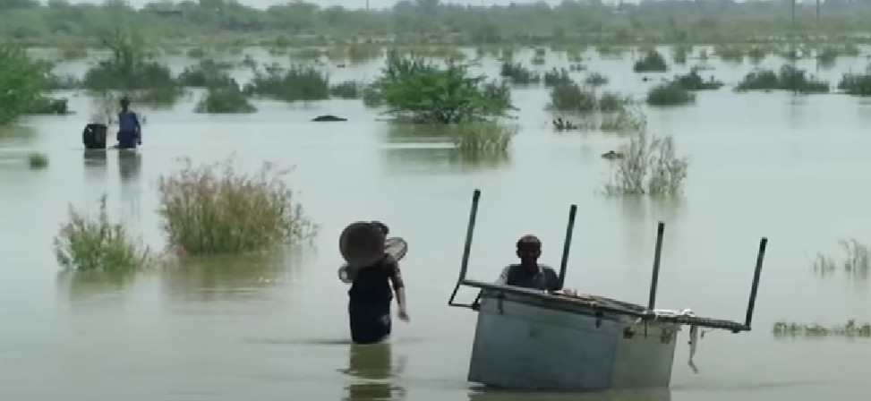 KATASTROFA U PAKISTANU: Poplave odnijele gotovo 1.000 života, milioni ostali bez skloništa