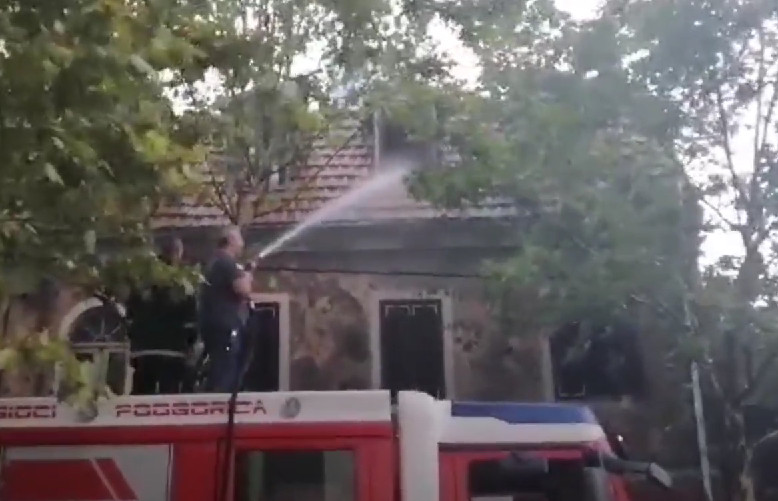 POŽAR U PODGORICI: Izgorio krov i sprat stambene kuće
