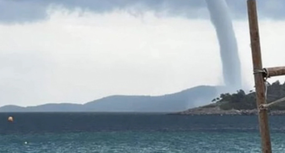 TORNADO U GRČKOJ! Turisti zabilježili nevjerovatan prizor! (VIDEO)