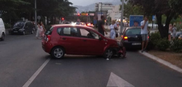 SAOBRAĆAJKA U BARU Jedno lice povrijeđeno u udesu