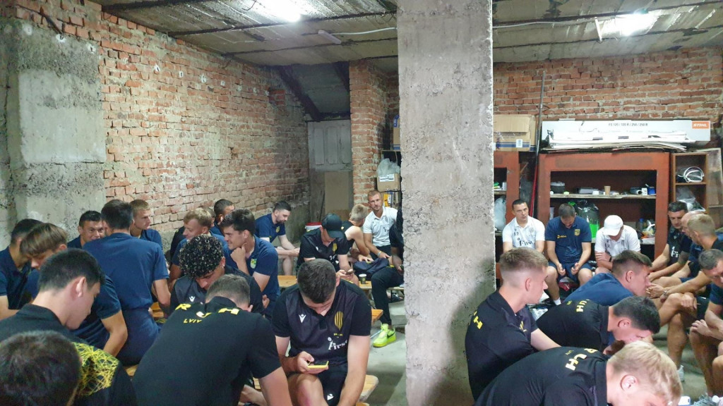 FUDBAL UZ SIRENE Igrači pobjegli u sklonište, utakmica trajala četiri i po sata