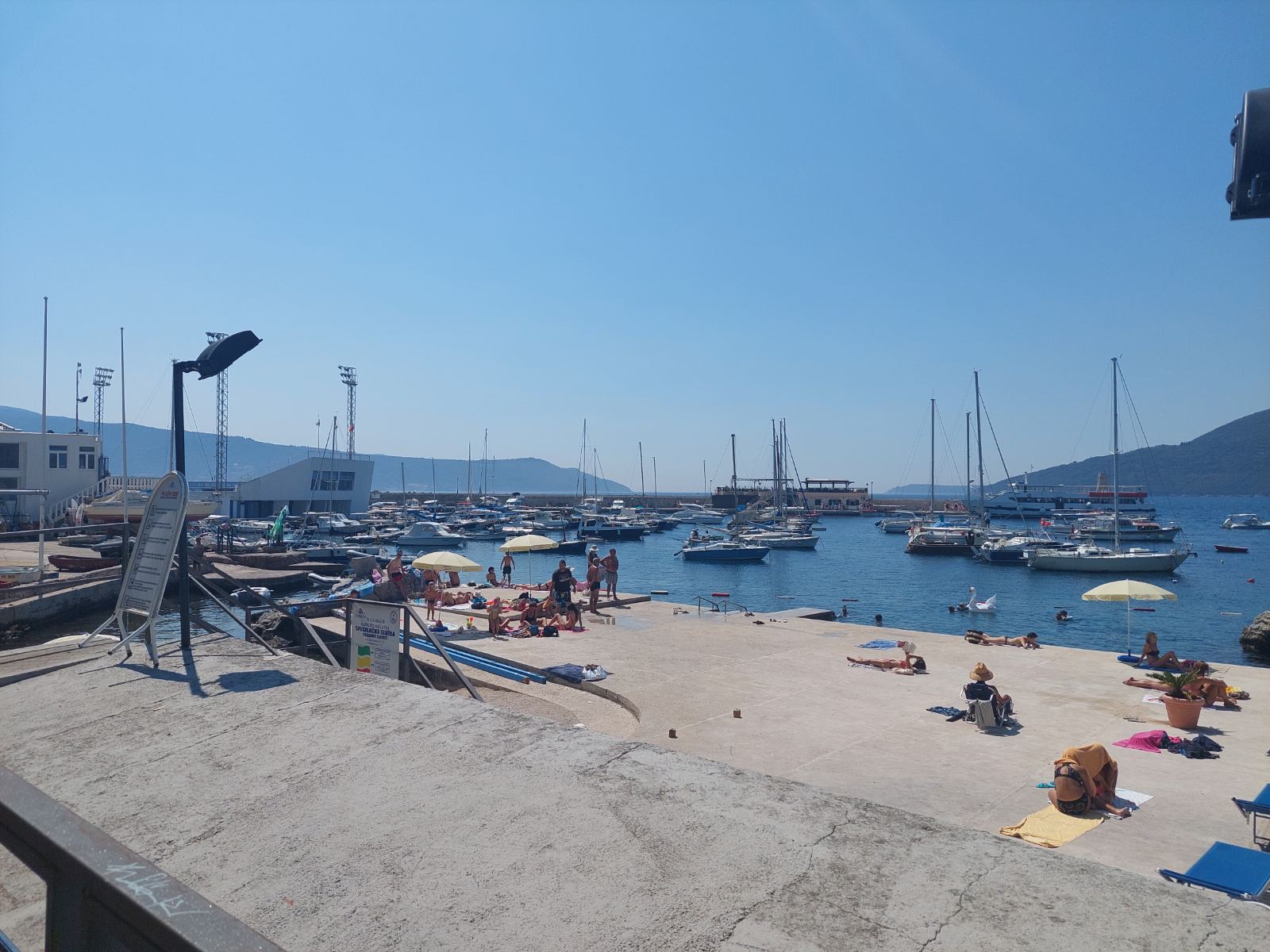 U Herceg Novom besplatan parking na opštim parkiralištima za praznik grada