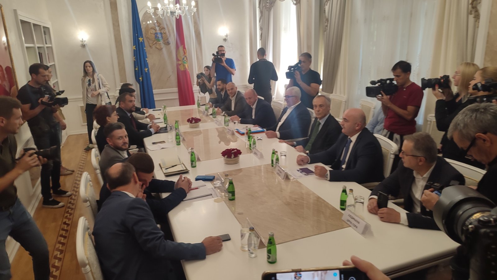 UŽIVO! DOGOVORENO FORMIRANJE NOVE VLADE, Evo ko je kandidat za novog PREMIJERA (VIDEO)
