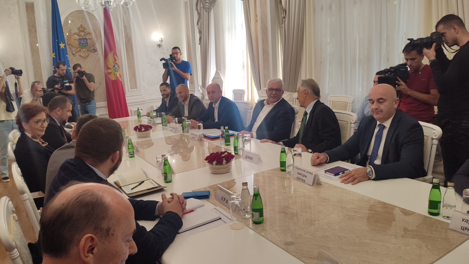 INICIJATIVA POTPISANA! Skupljeni potpisi za razrješenje Đukanovića!