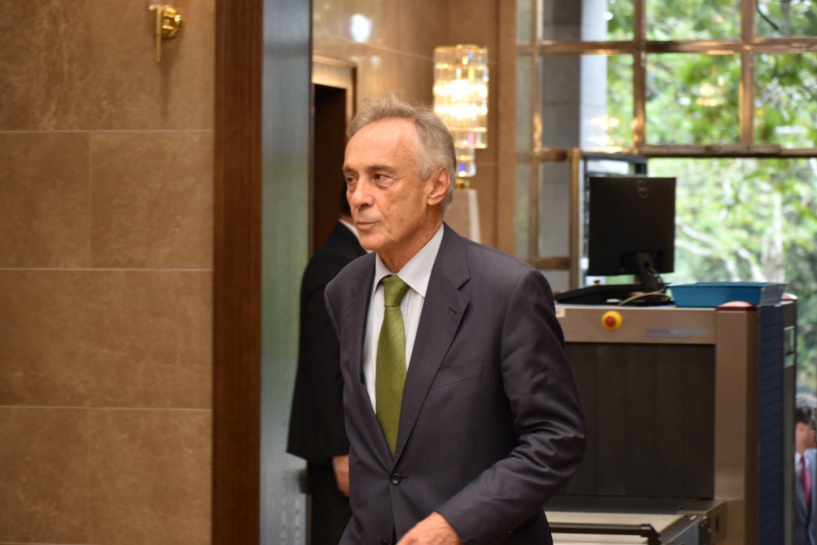"Vlada će biti ozbiljna ili je neće biti" Za sutra zakazan sastanak parlamentarne većine