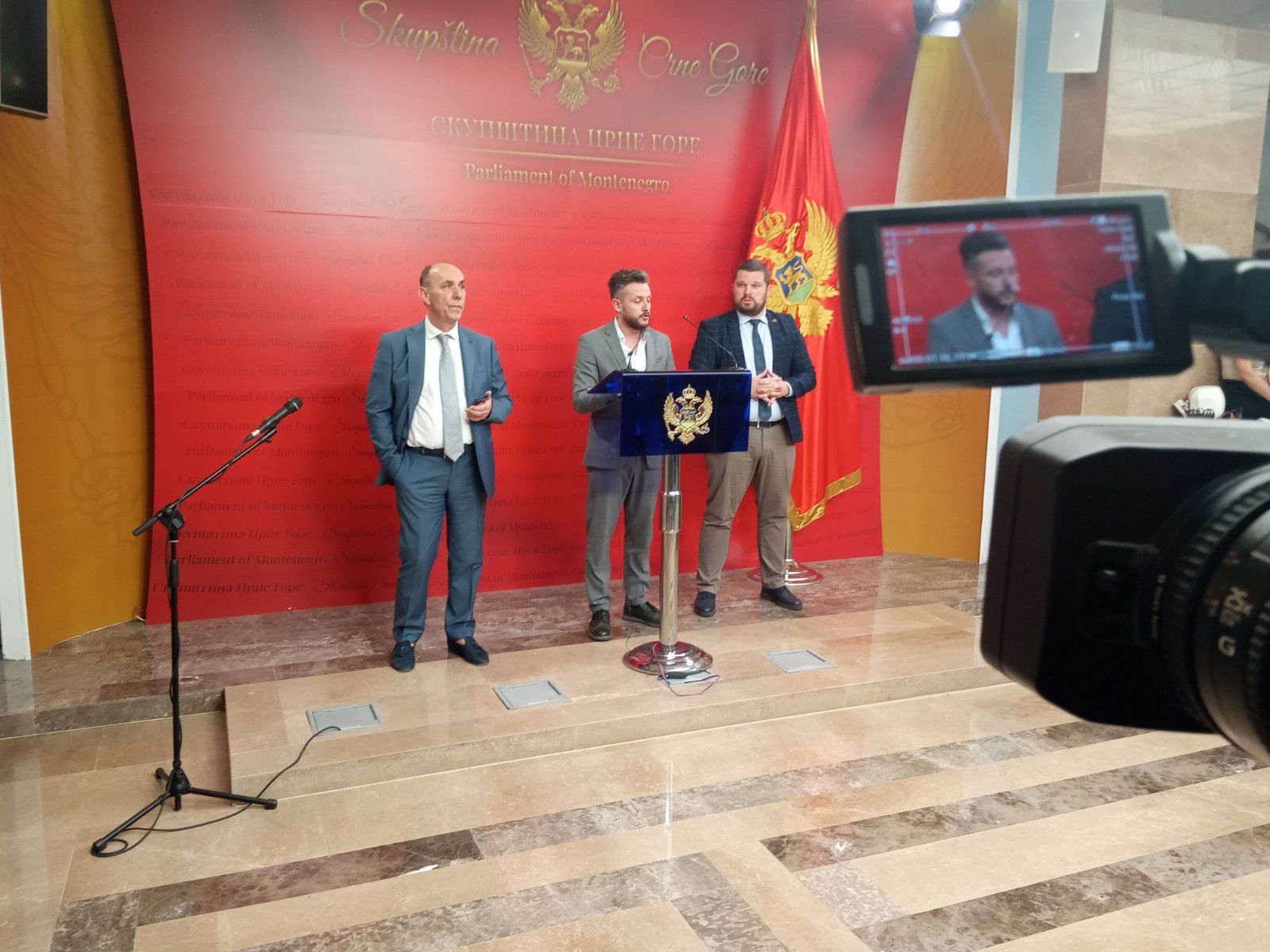 URA: Lekić prihvatljiv za mandatara, potpisi kad se postigne konačan dogovor