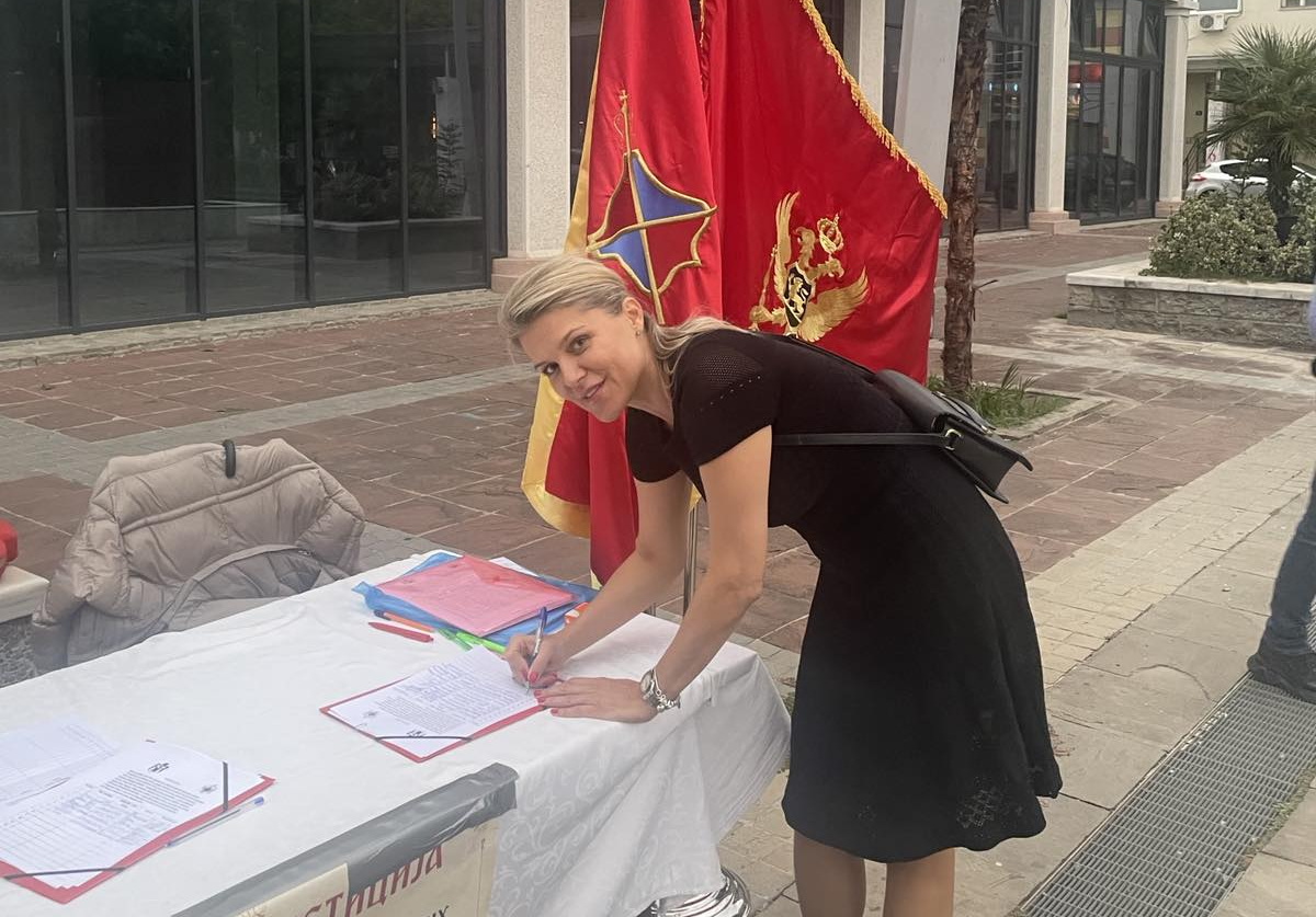 Draginja potpisala peticiju NVO CPC: Da se imovina crkava i manastira vrati