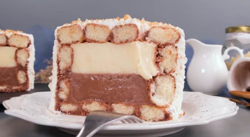 NAJBOLJA TORTA SA PIŠKOTAMA: Fil od nutele i bele čokolade, a okolo mekani keks - tražiće se parče više (VIDEO)